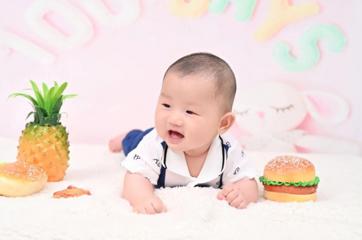 孟州宝宝在妈妈肚子里
